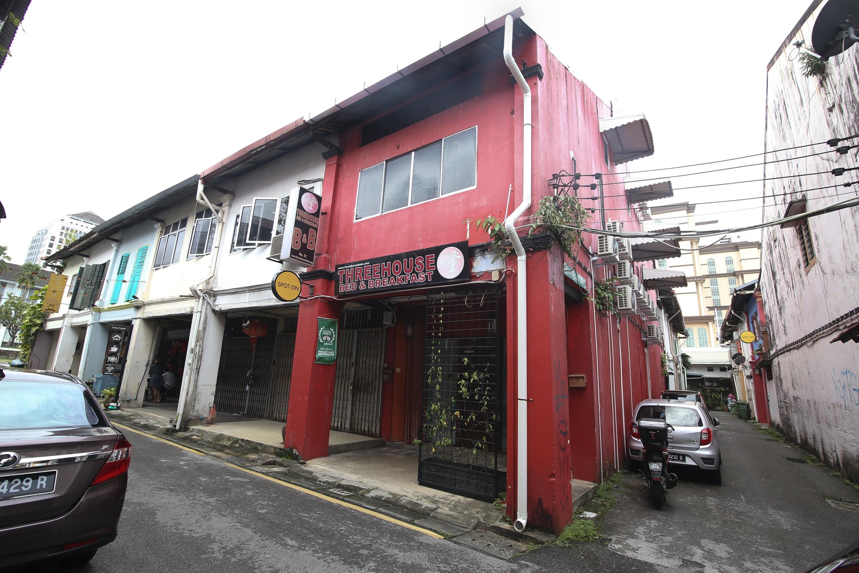 Spot On 90141 Threehouse Bed & Breakfast Kuching Esterno foto